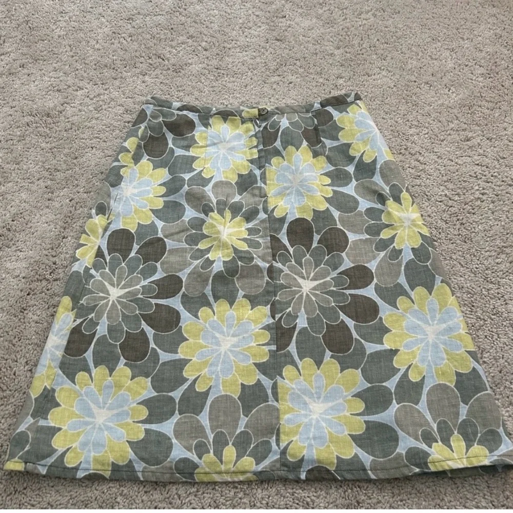 H&M Floral A-Line Skirt in Yellow, White, and Brown - Picture 6 of 12